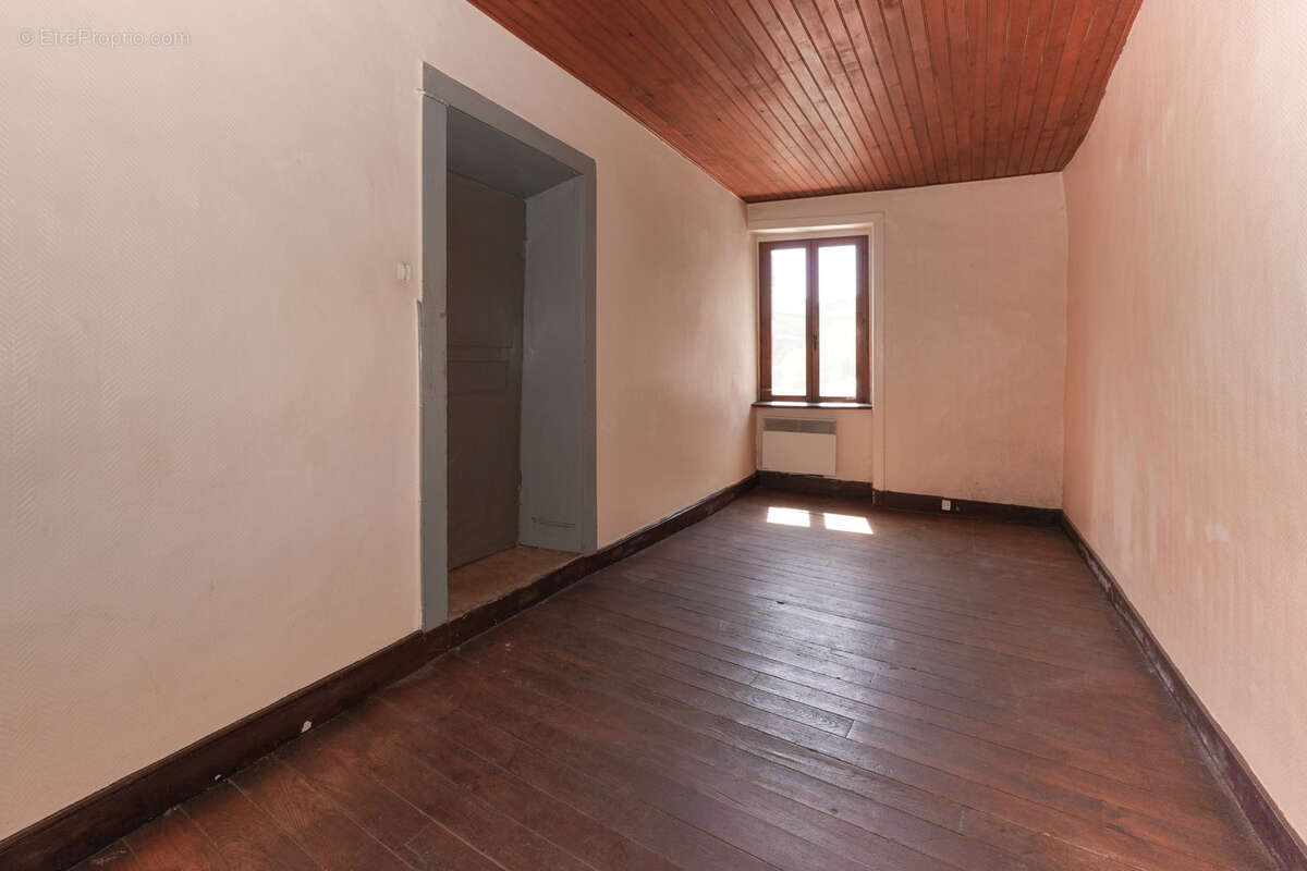 Maison à PONT-DU-CHATEAU