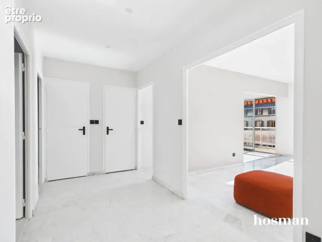 Appartement 3 pièces de 77 m² -entièrement rénové et climatisé- deux balcons- Avenue Victor Hugo, Tassin-la-Demi-Lune - photo 7