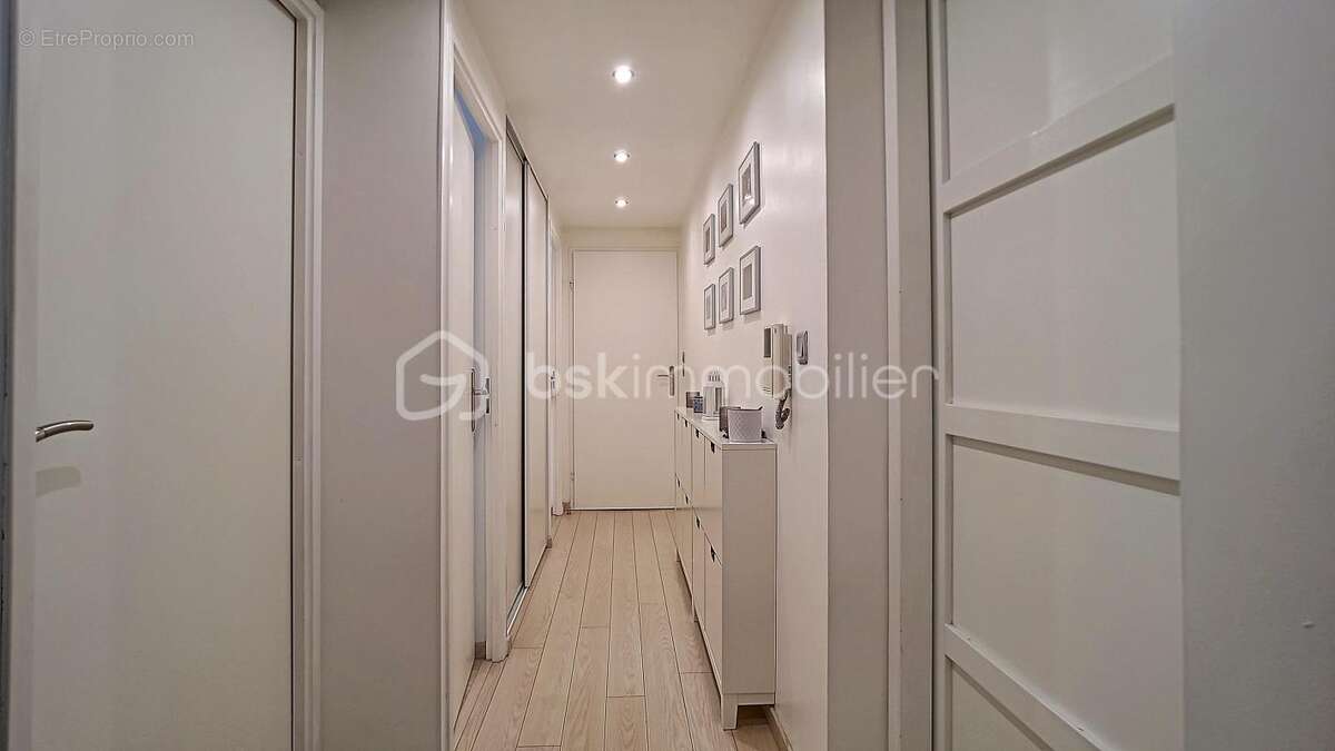 Appartement à LES PAVILLONS-SOUS-BOIS