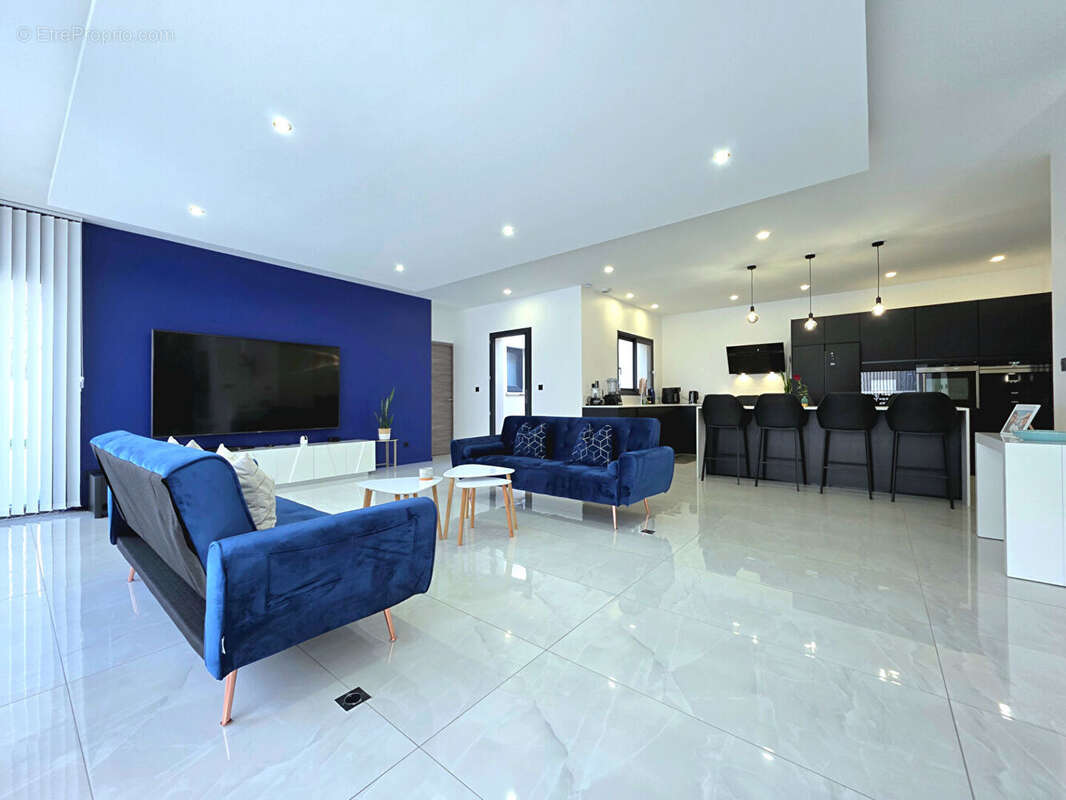 Maison à ROMANS-SUR-ISERE