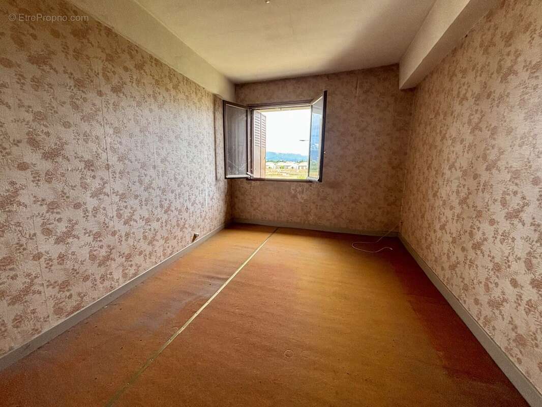 Maison 102 m² à Chatuzange-Le-Goubet  - photo 7
