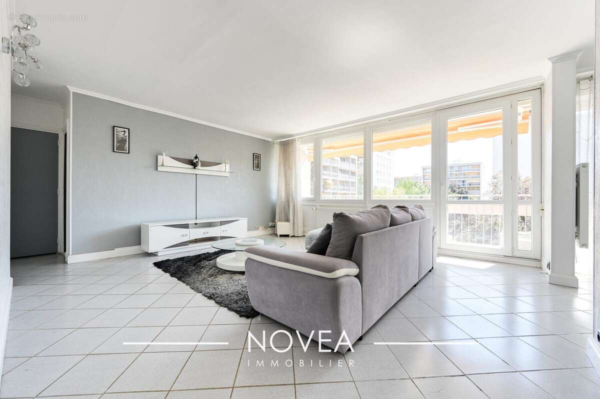 Appartement 81 m² à Oullins  - photo 3