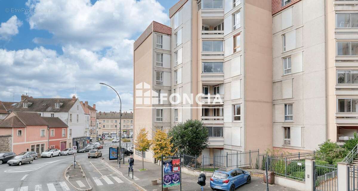 Appartement à CORBEIL-ESSONNES