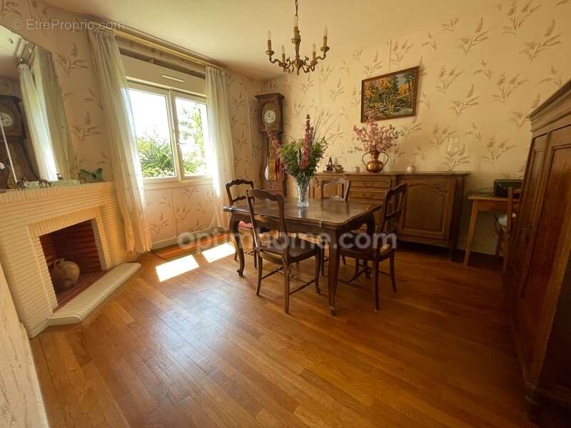 Maison à MAGNAC-LAVAL