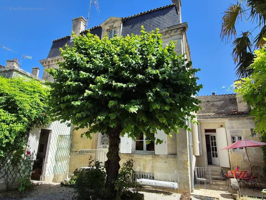Maison à COGNAC