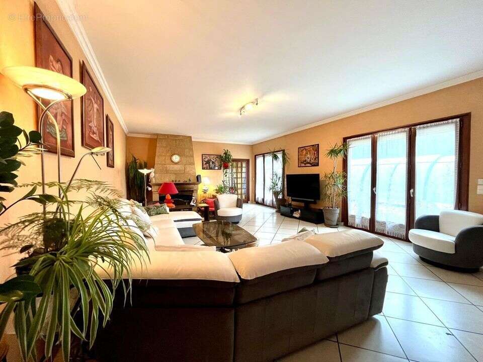 Maison à MONNETIER-MORNEX