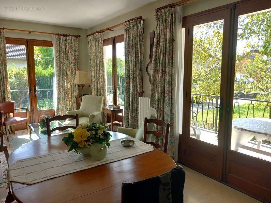 Maison à PONT-SUR-YONNE