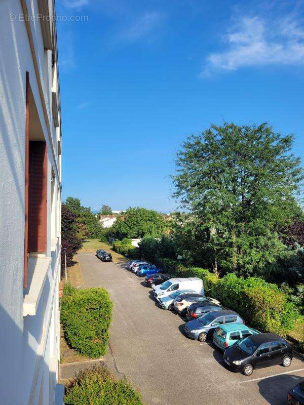 Appartement à MEYZIEU