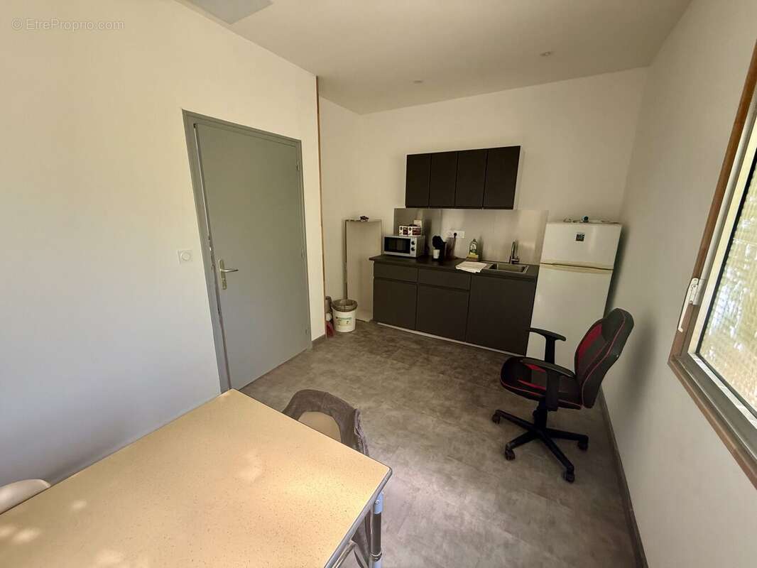 Commerce 138 m² à Cazilhac  - photo 9