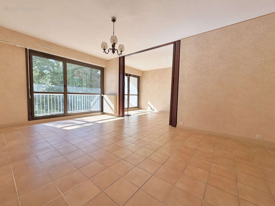 Appartement 79 m² à Brunoy  - photo 2