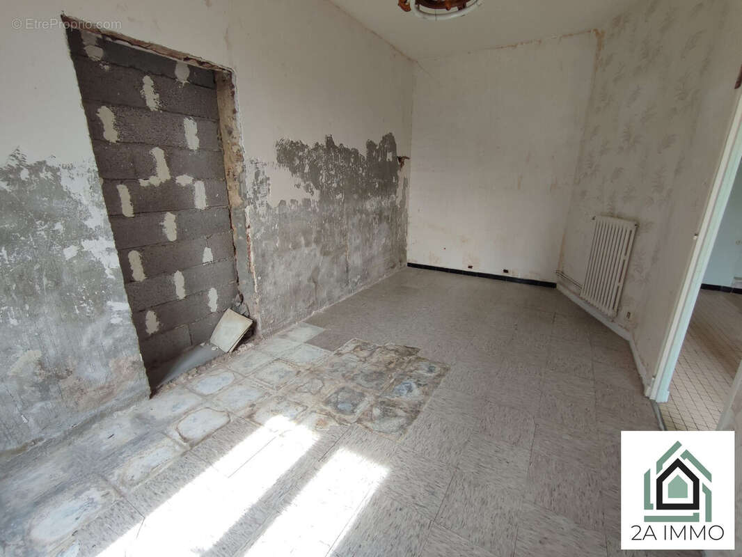 Maison à SAINT-GERVAIS-D'AUVERGNE