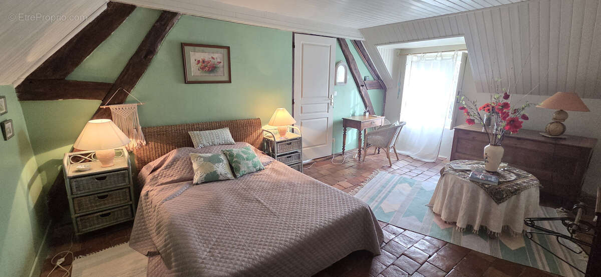 Maison à MENOU