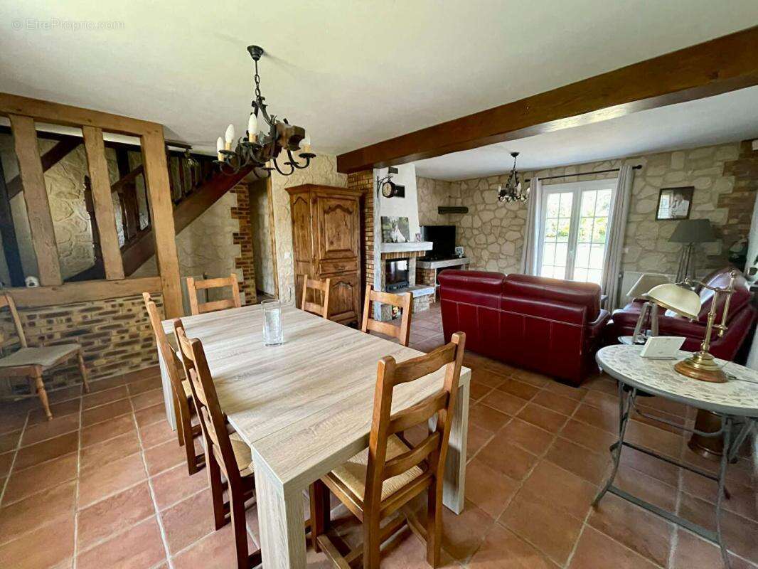 Maison à ANGICOURT