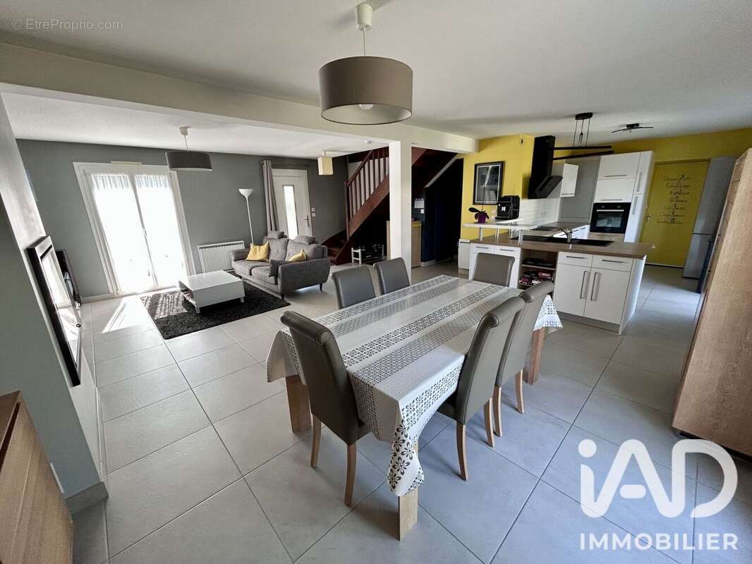 Maison 108 m² à Chanceaux-Sur-Choisille  - photo 2