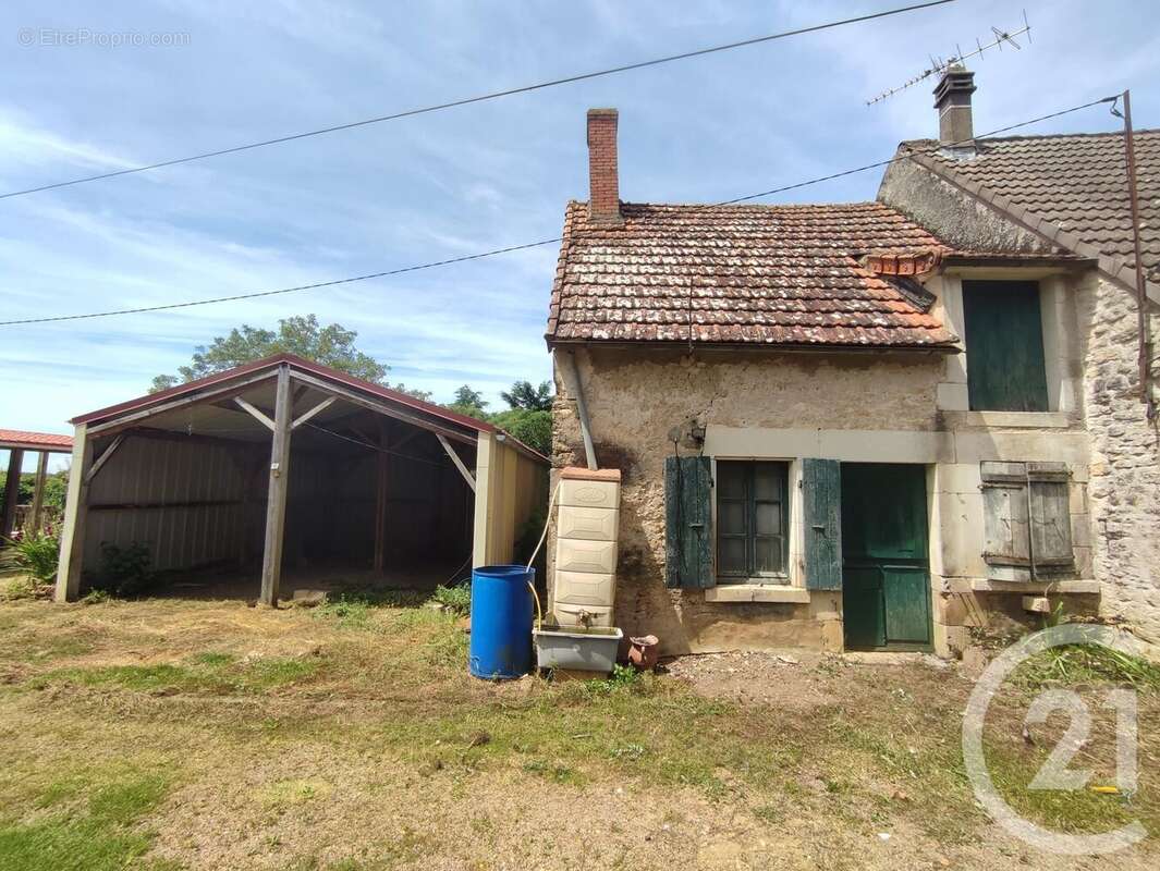 Maison à SUILLY-LA-TOUR