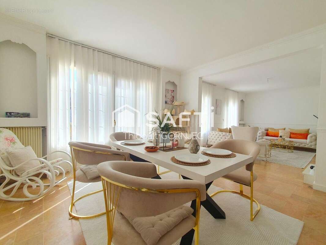 Photo 2 - Maison à VENEUX-LES-SABLONS