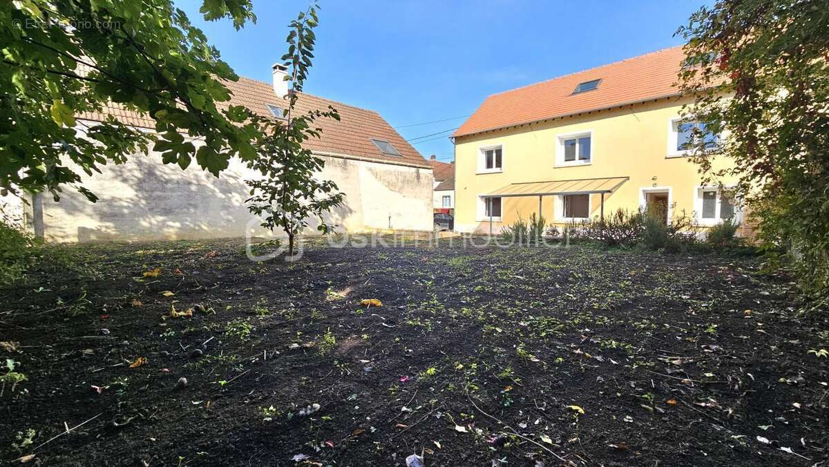 Maison à QUINCY-VOISINS