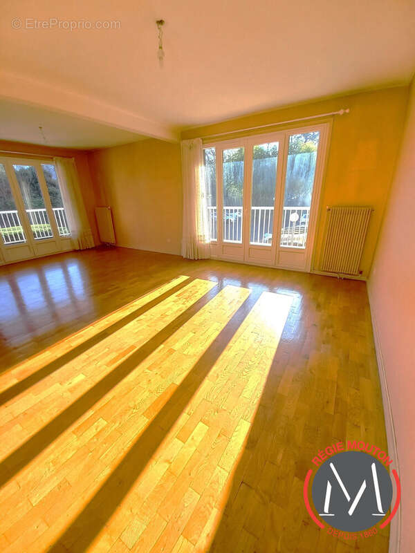 Appartement à FONTAINES-SUR-SAONE