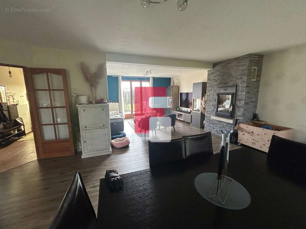 Maison à SAINT-PHAL