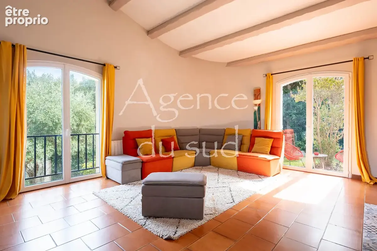 LA CIOTAT ? FIGUEROLLES / MUGEL - Villa type 4/5 de 160m² avec jardin et garage. - photo 4