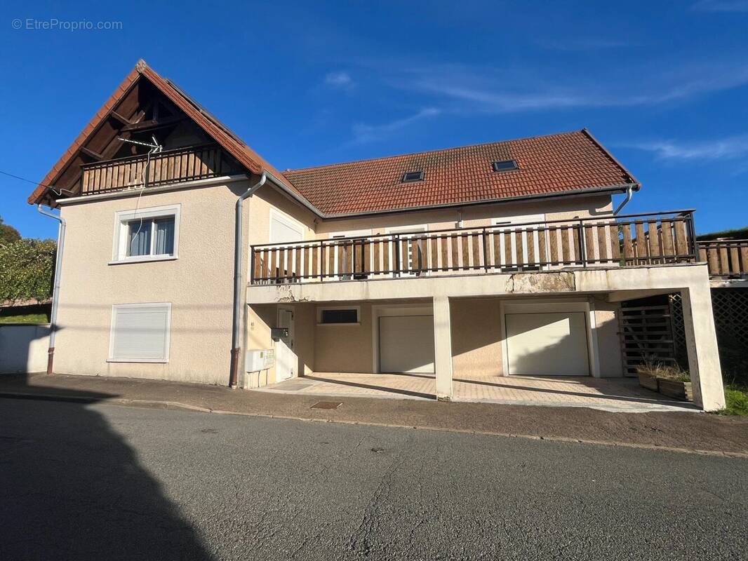 Maison à COURS-LA-VILLE