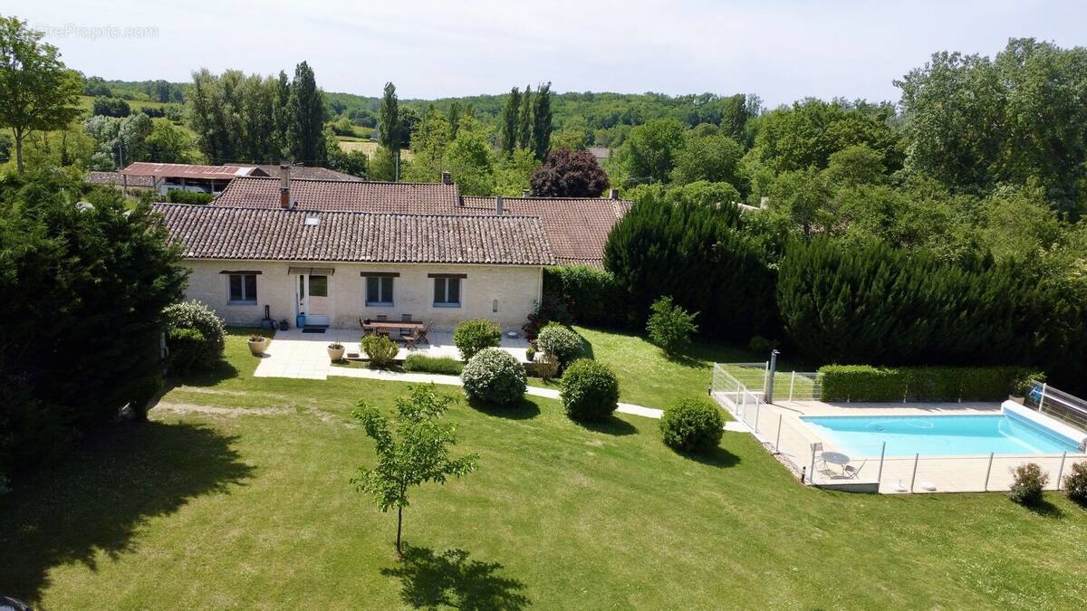 Photo 1 - Maison à PELLEGRUE