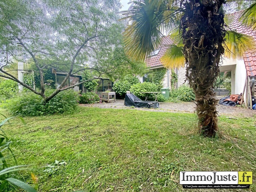 Maison à VIEILLE-EGLISE-EN-YVELINES