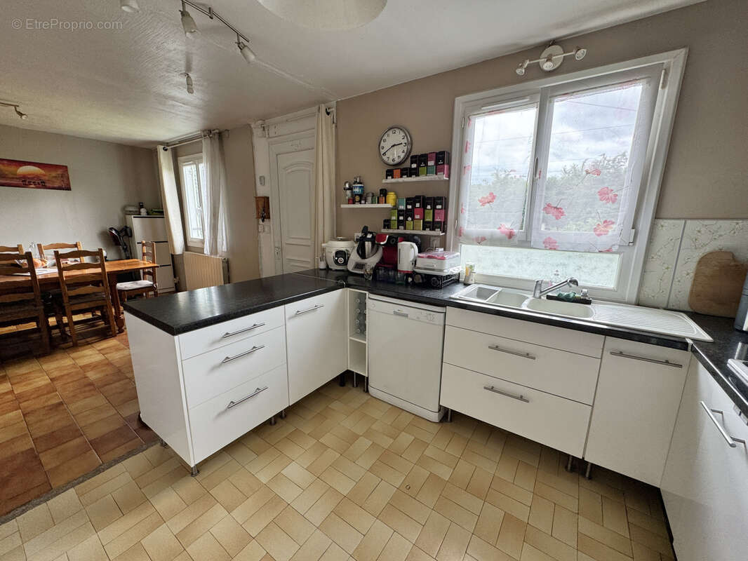 Maison familiale 5 chambres à 5 mn de la gare de Bueil - photo 8