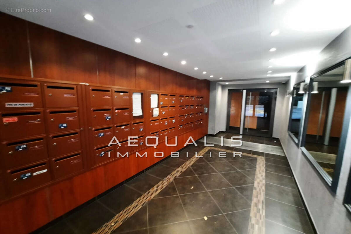 Appartement 27 m² à Saint-Laurent-Du-Var  - photo 9