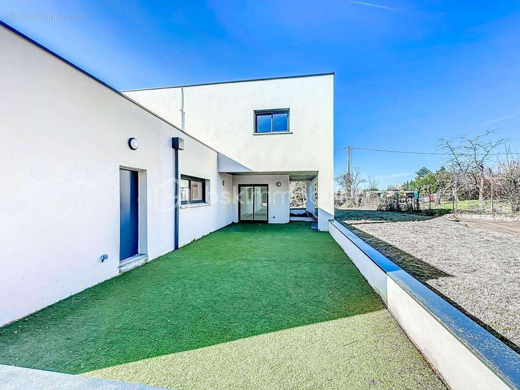 Maison à LA FOUILLOUSE