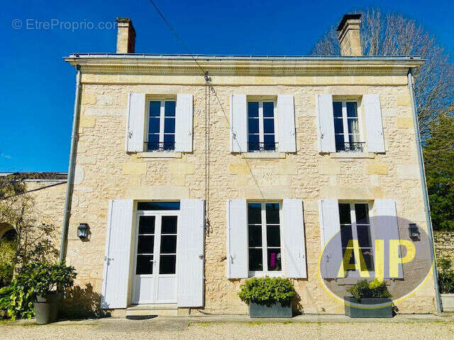 Maison à SAINT-GERMAIN-D'ESTEUIL