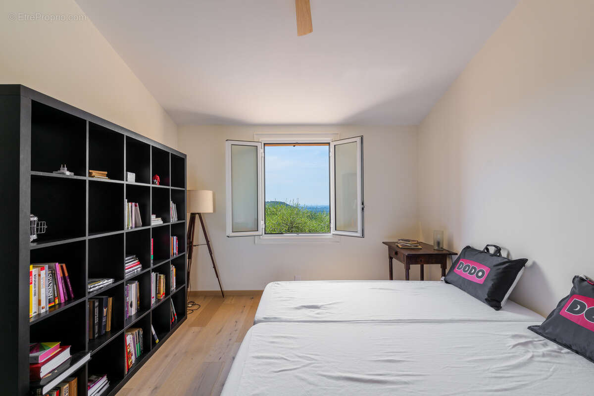 Maison à TOURRETTES-SUR-LOUP