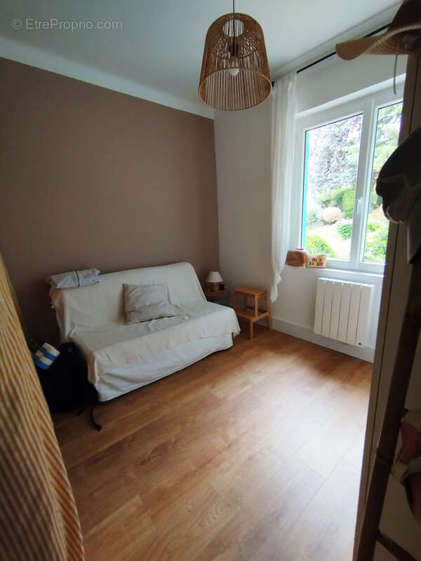 Appartement à SAINT-PRIEST-EN-JAREZ