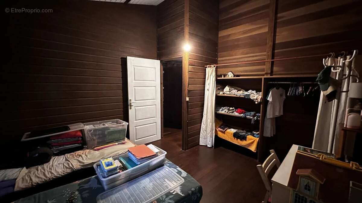 Maison à REMIRE-MONTJOLY