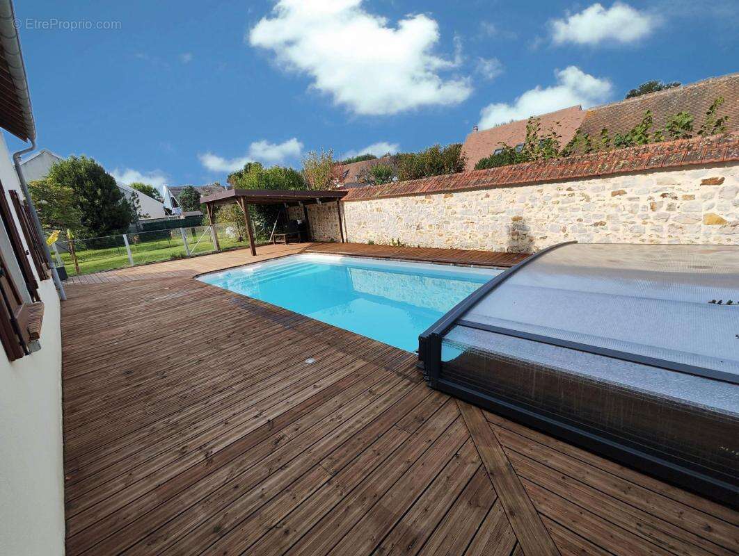 Maison à SIVRY-COURTRY