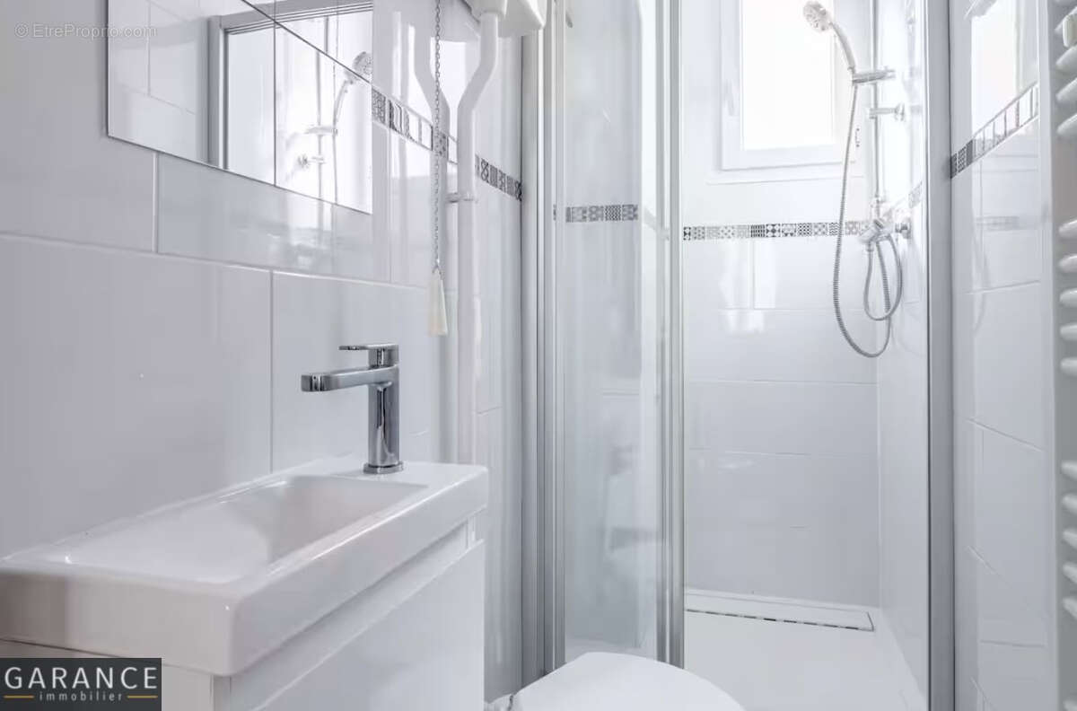 Appartement à PARIS-14E