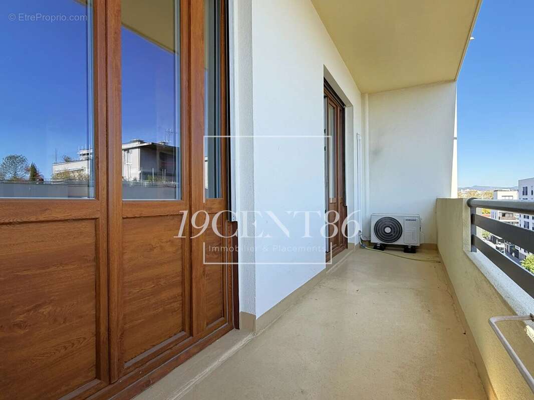 Appartement à LYON-8E