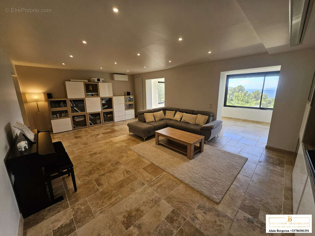 Séjour - Maison à CABRIS