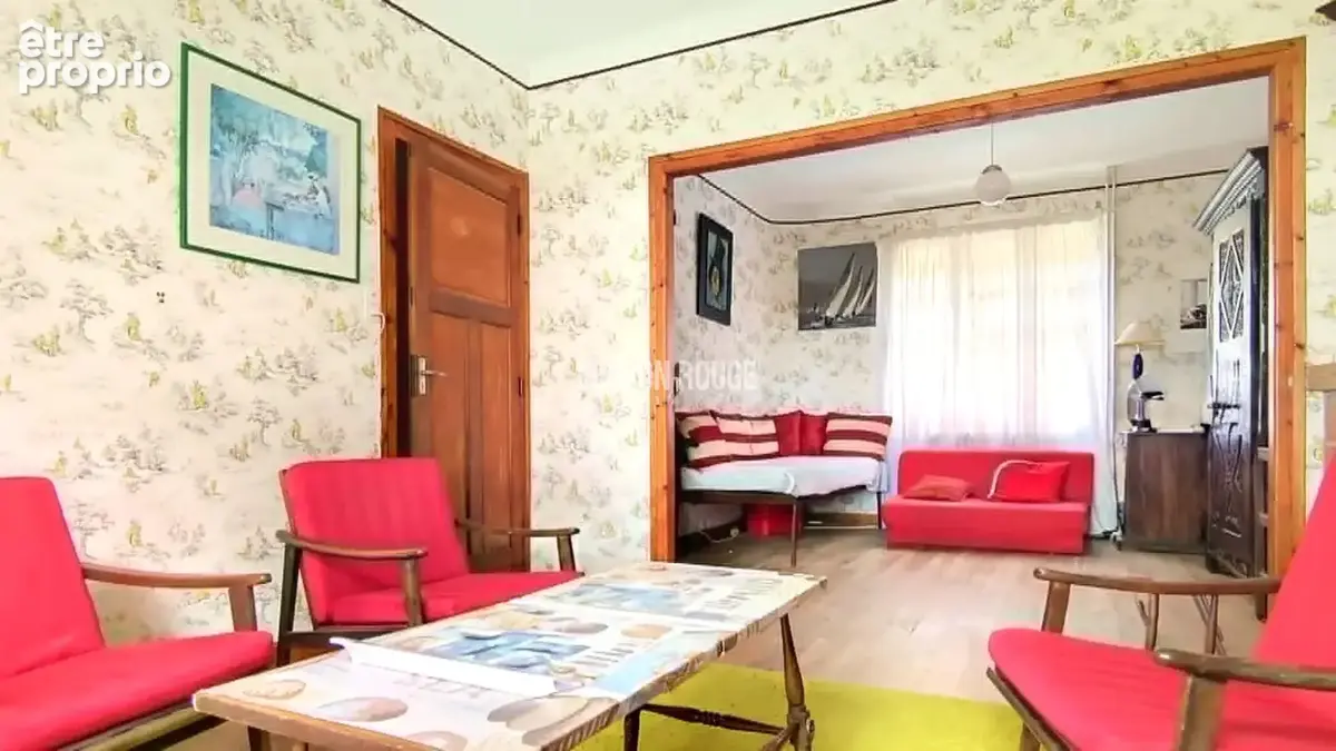 Maison familiale à vendre à Ploëzal , 4 chambres, grenier aménageable et terrain de 1 550 m² - photo 5