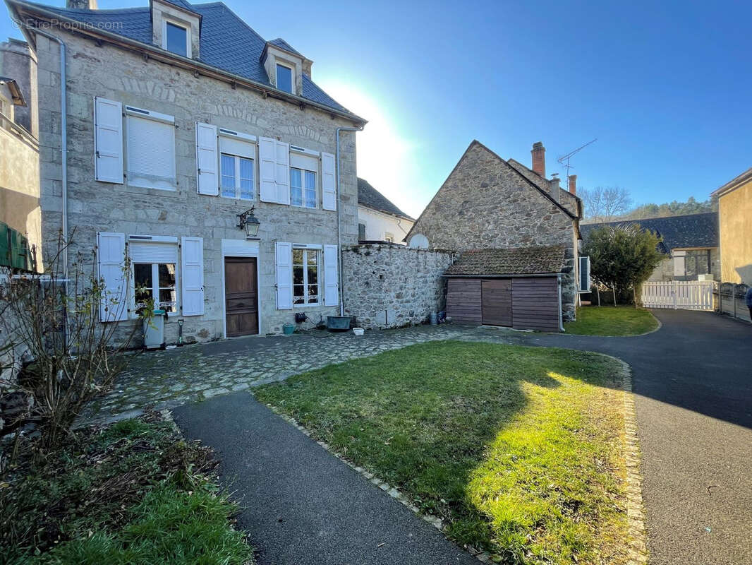 Maison à ANTIGNAC