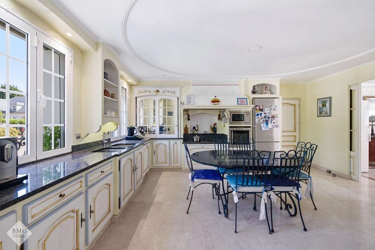 EXCLUSIVITÉ – LE PLESSIS-TRÉVISE (94420) Villa familiale de 290 m² en résidence recherchée - photo 16