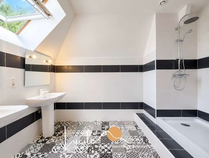 Propriété de caractère – Emplacement exceptionnel, beaux volumes et potentiel unique - photo 17