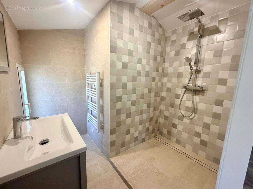 Maison à TOURRETTE-LEVENS