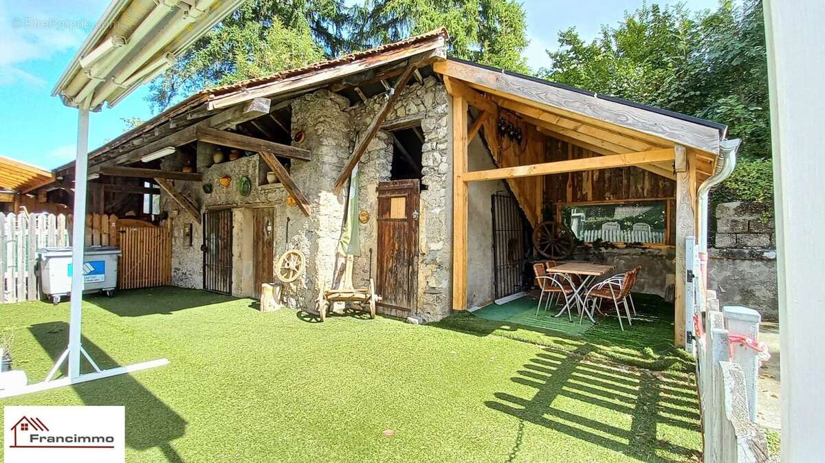 Commerce à MONESTIER-DE-CLERMONT