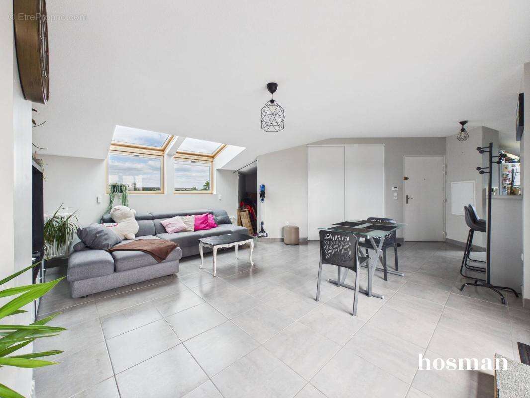 4 pièces - 95 m² dernier étage avec parking, terrasse de 193m2 - Rue Yves Montand, Bègles - photo 4