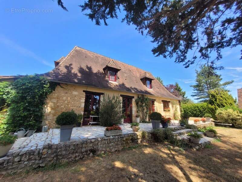 Propriete à vendre 15 pièces LA DOUZE (24) - photo 2