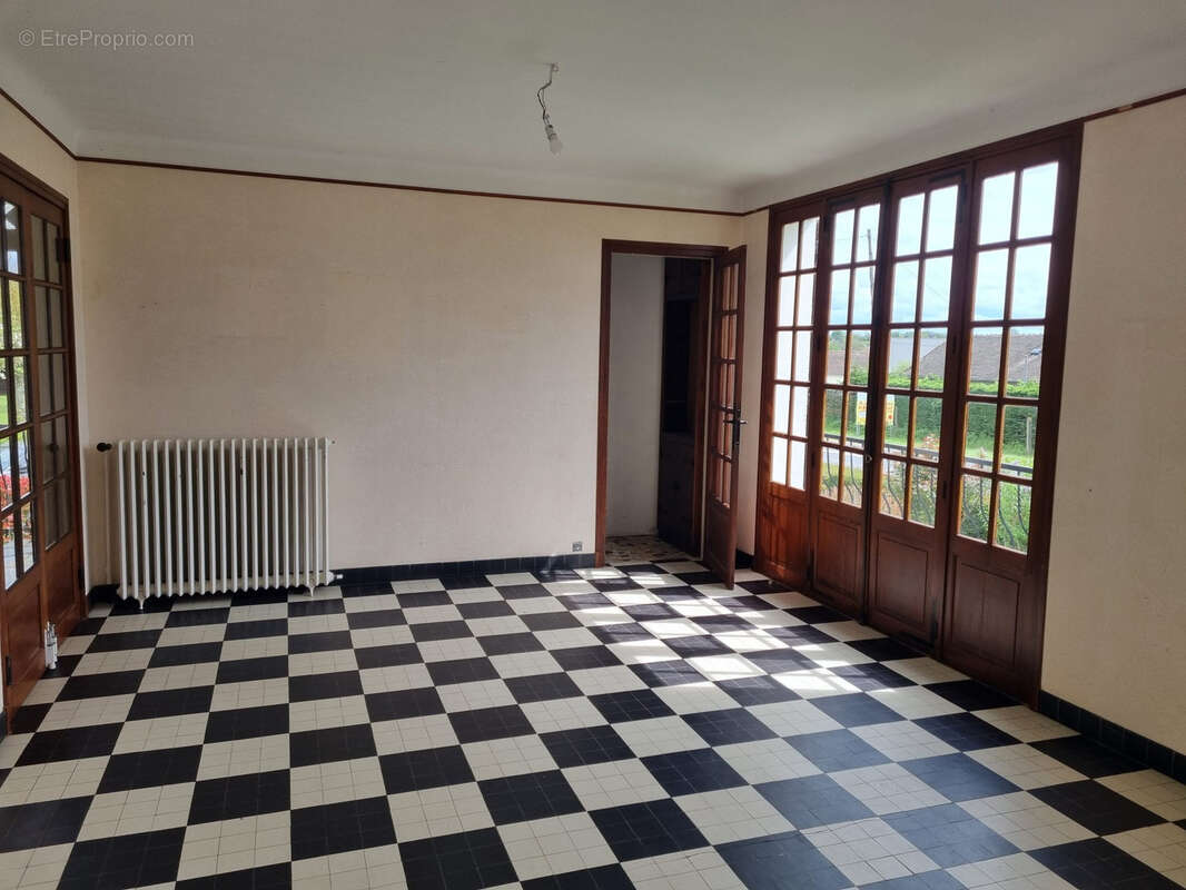 Maison à NEUVY-SAINT-SEPULCHRE