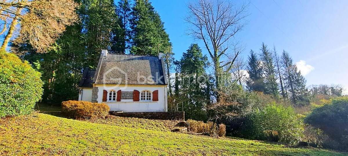 Maison à HUELGOAT