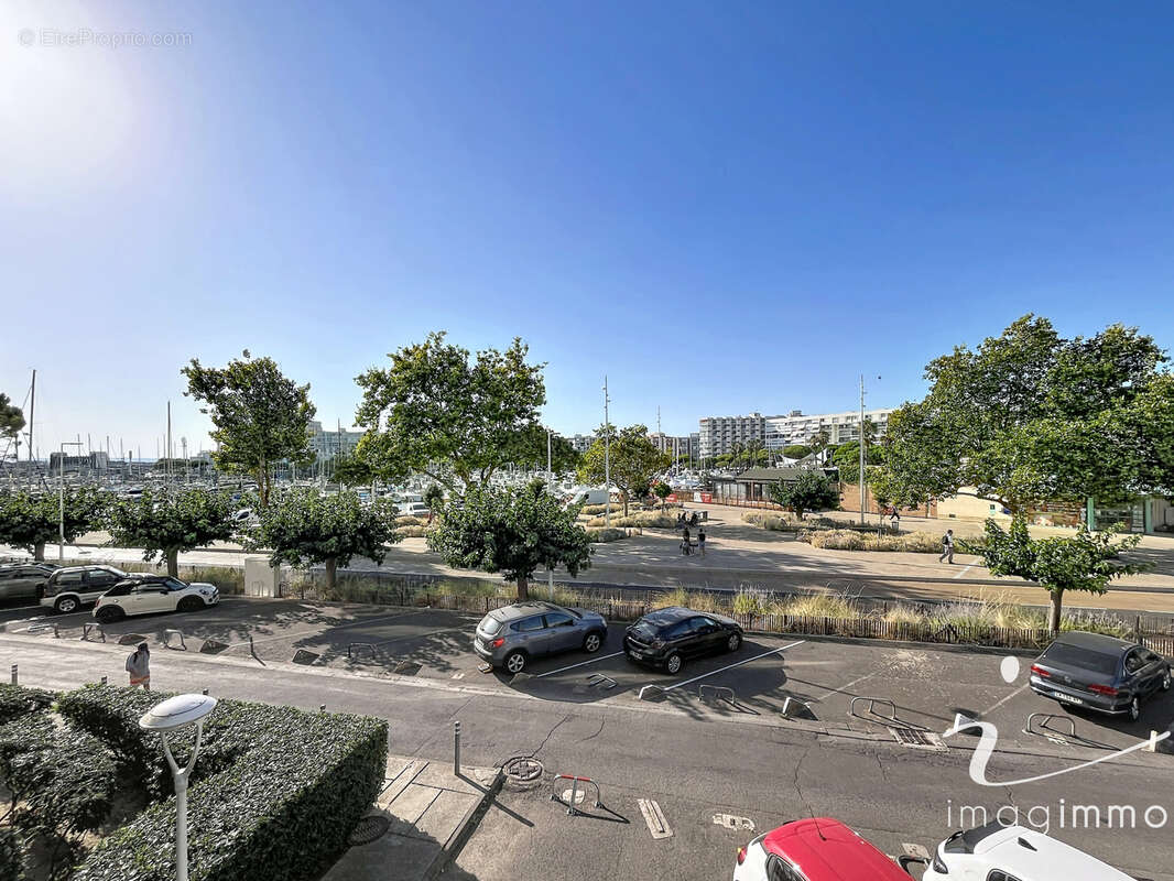 Dans une residence entre plage et port studio renove avec parking prive - photo 7