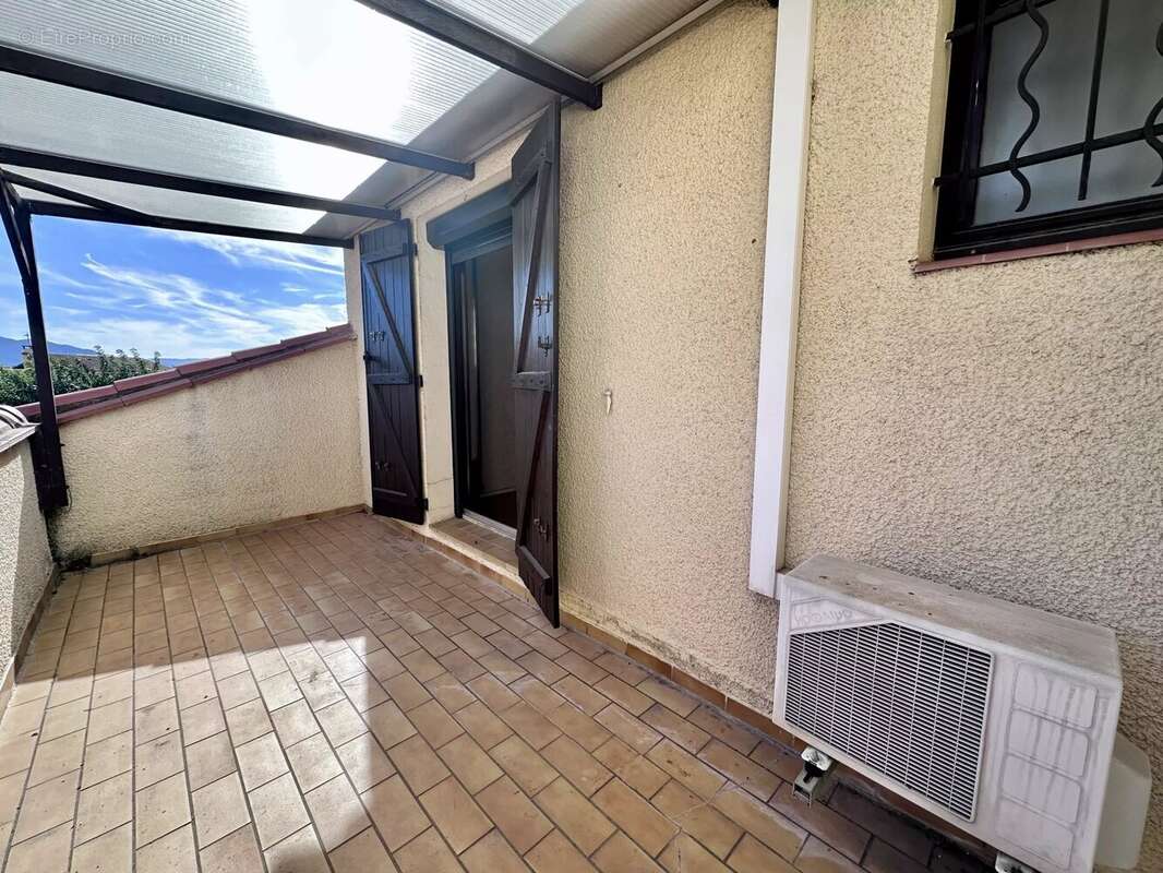 Maison à VILLENEUVE-DE-LA-RAHO